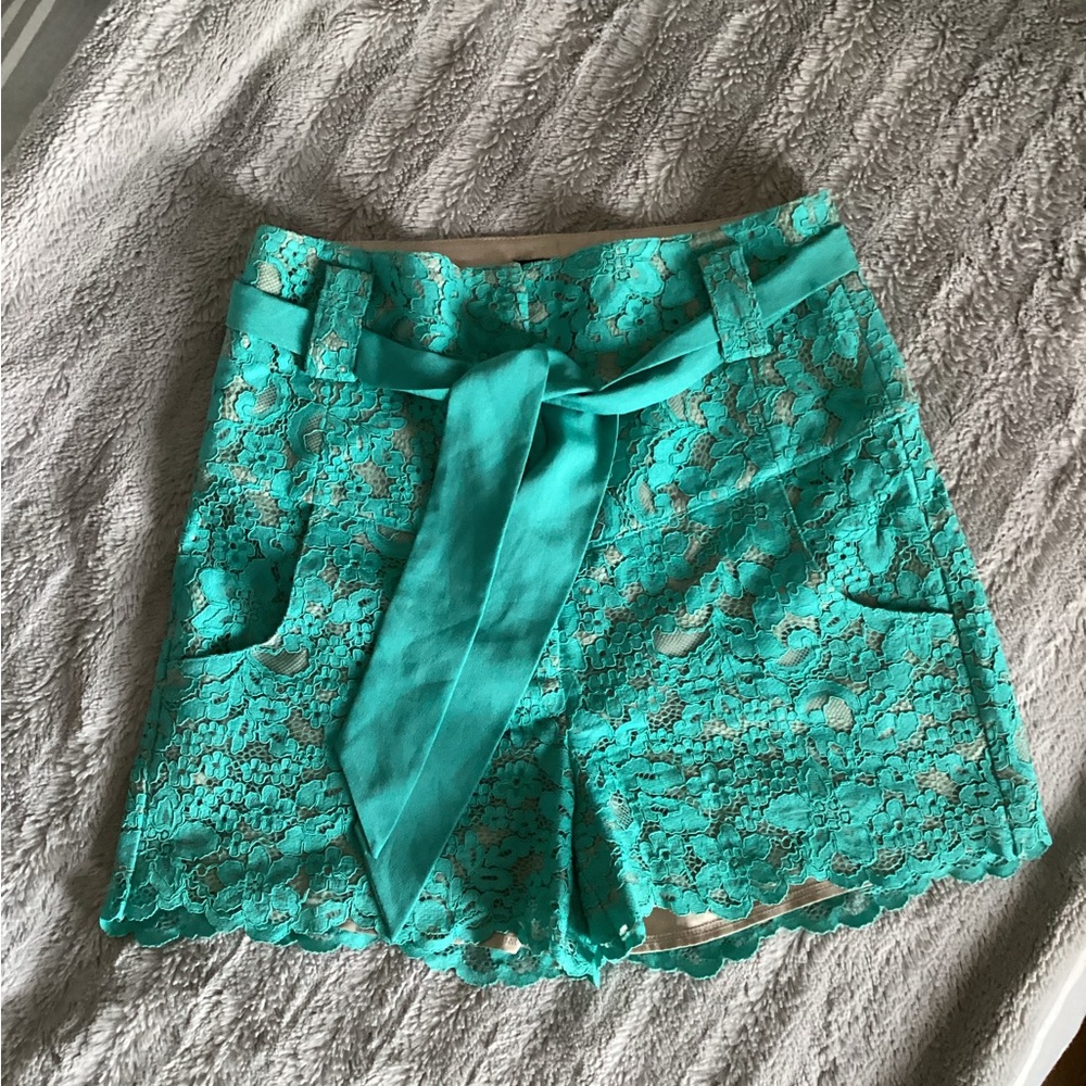 Fancy lace shorts